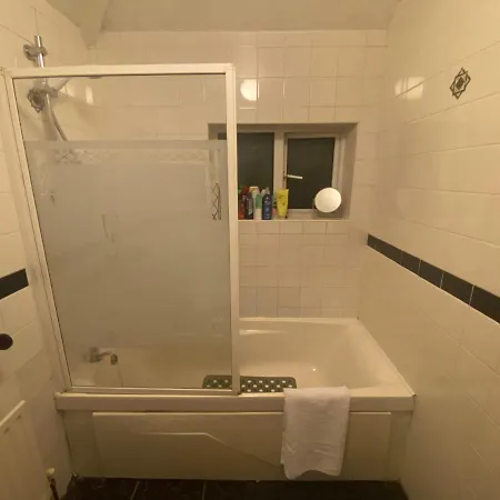 Cosy Centre Guest Shared Проживание в семье Голуэй